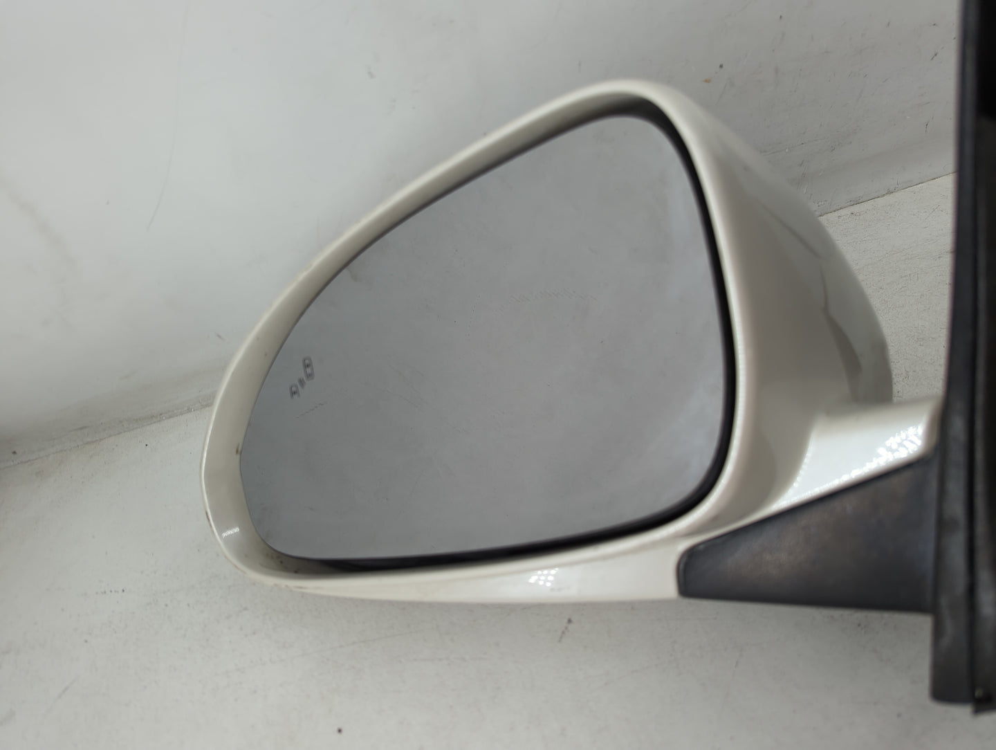 2011 Mini Cooper Countryman Driver Side View Mirror - Left Door Mirror OEM Used - Oemusedautoparts1.com