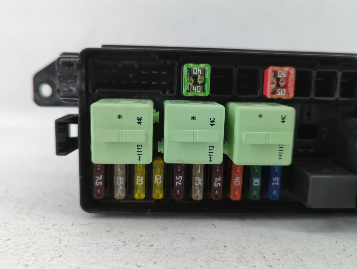 2011 Mini Cooper Countryman Fusebox Fuse Box Panel Relay Module P/N:9240943-01 Fits Fits 2010 OEM Used Auto Parts - Oemuseda