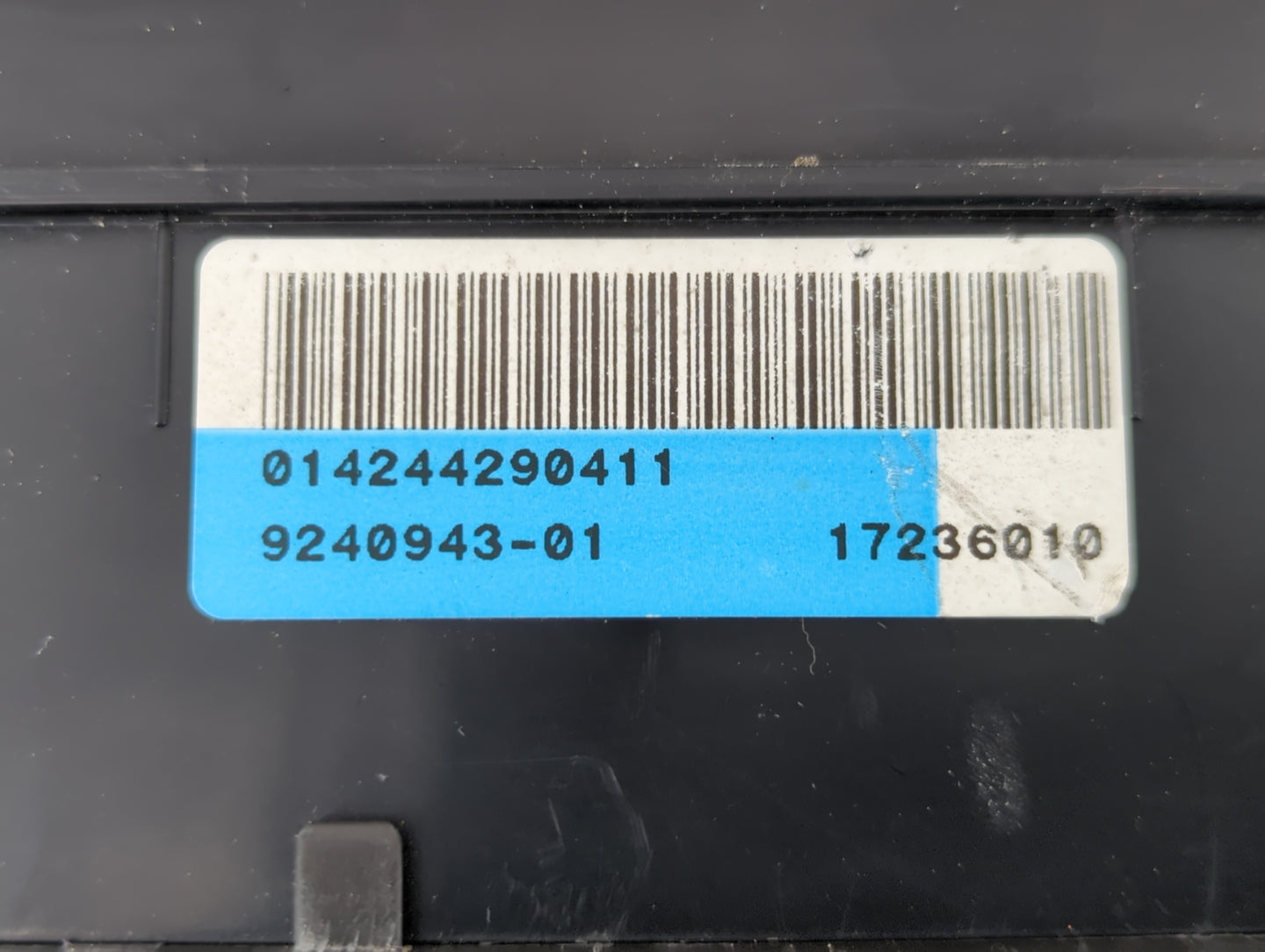 2011 Mini Cooper Countryman Fusebox Fuse Box Panel Relay Module P/N:9240943-01 Fits Fits 2010 OEM Used Auto Parts - Oemuseda