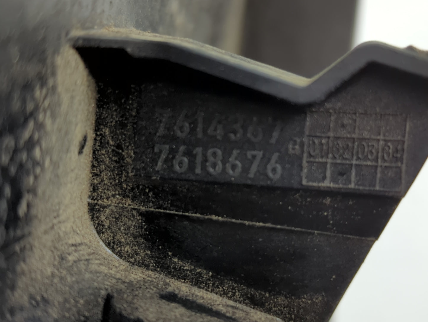 2011 Mini Cooper Countryman Engine Cover - Oemusedautoparts1.com