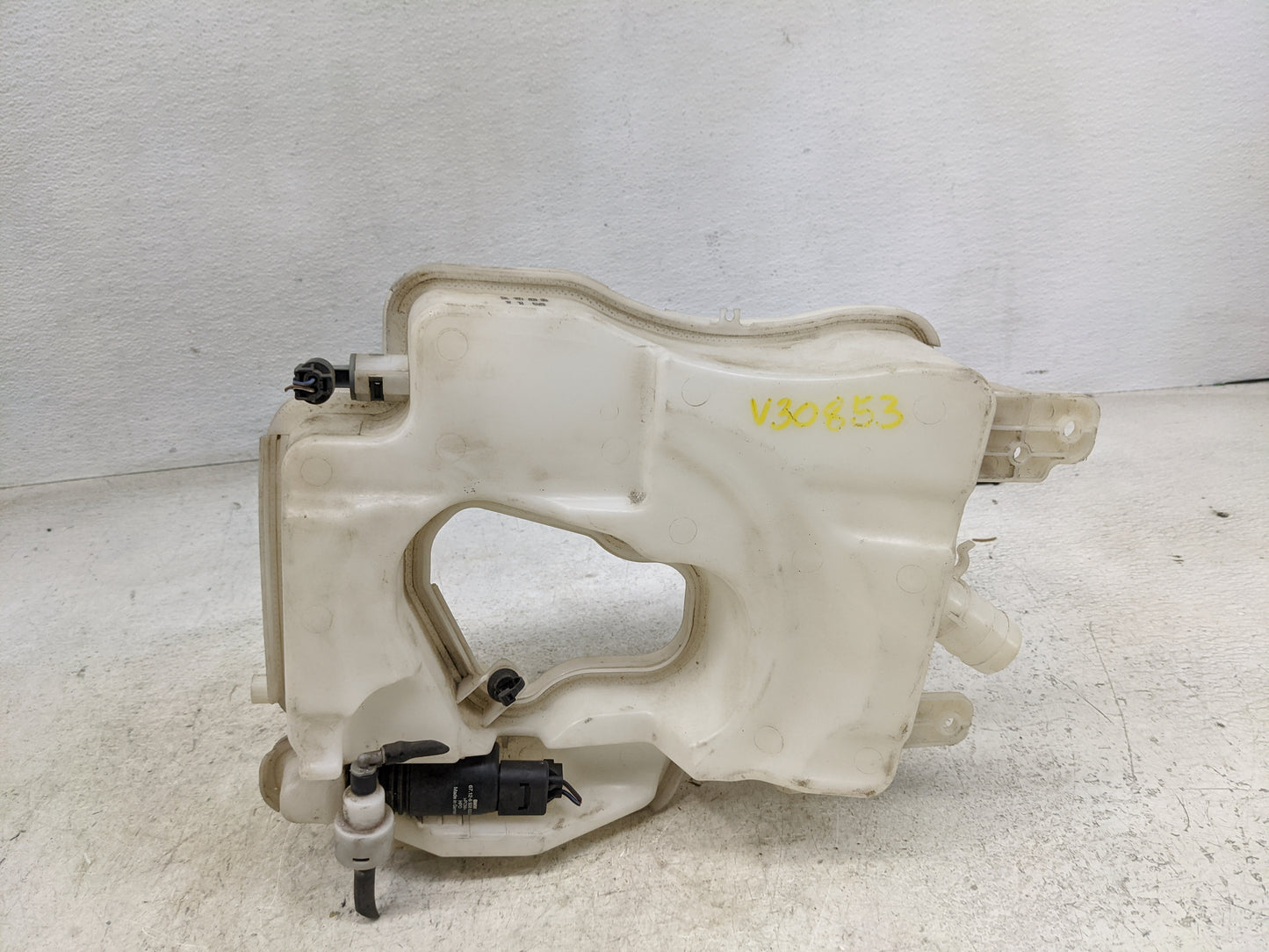 Mini Countryman Windshield Washer Fluid Reservoir Bottle Oem - Oemusedautoparts1.com