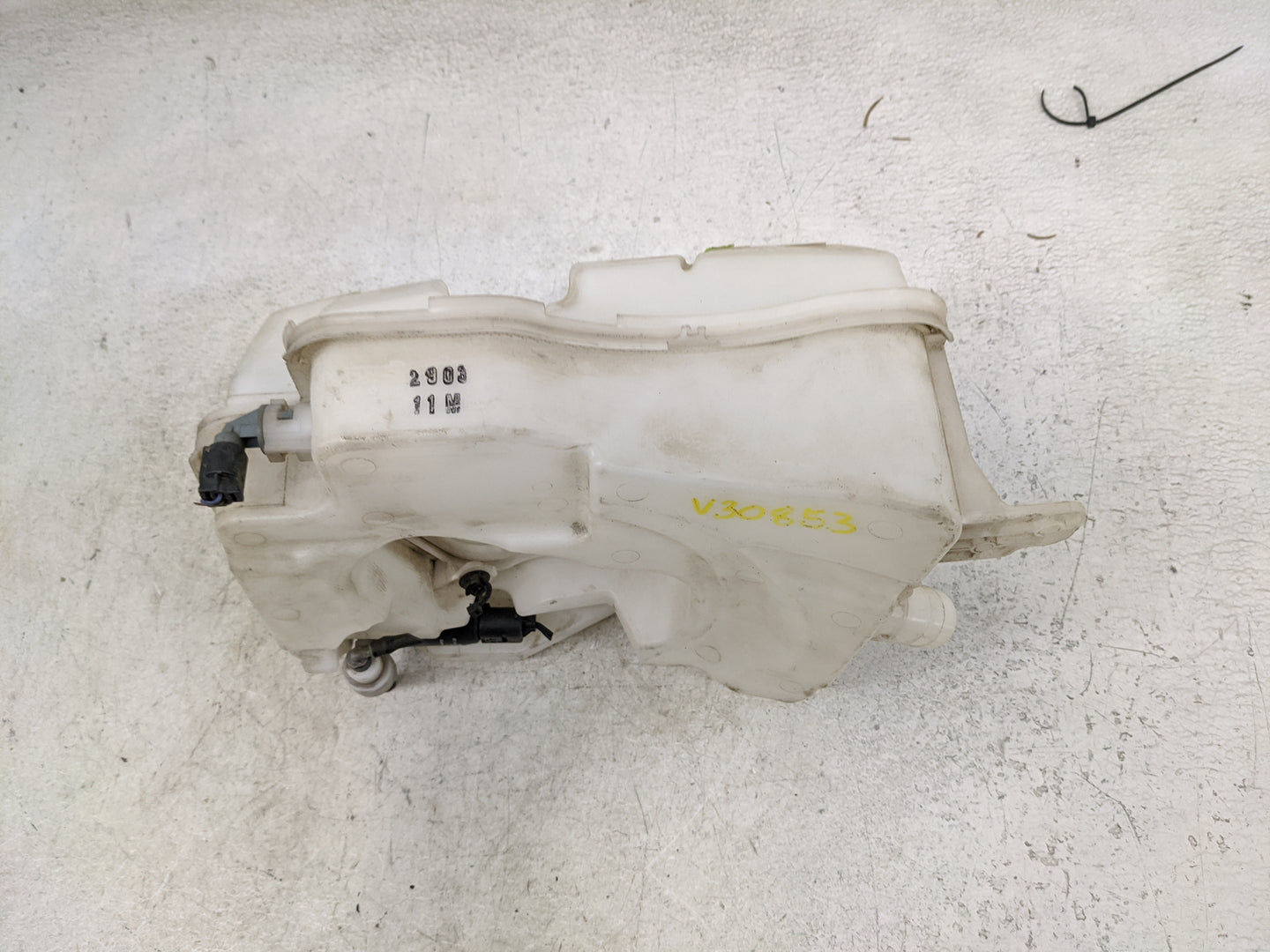 Mini Countryman Windshield Washer Fluid Reservoir Bottle Oem - Oemusedautoparts1.com