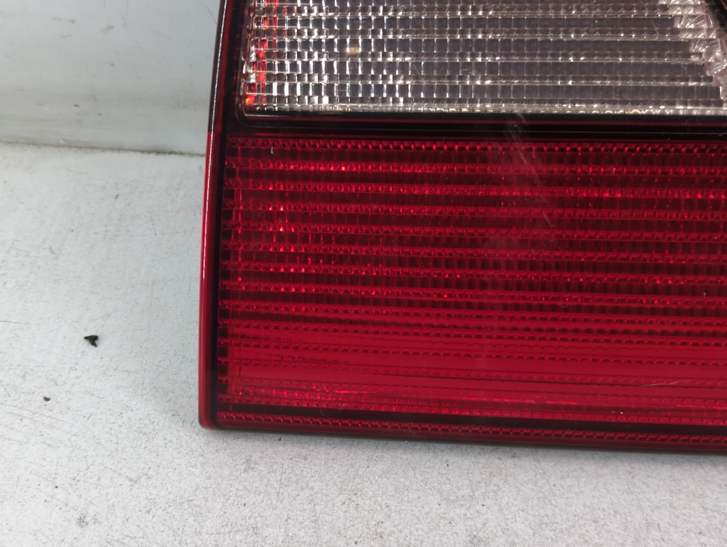 2011 Mitsubishi Endeavor Tail Light Assembly Passenger Right OEM P/N:5817A142 Fits OEM Used Auto Parts - Oemusedautoparts1.c