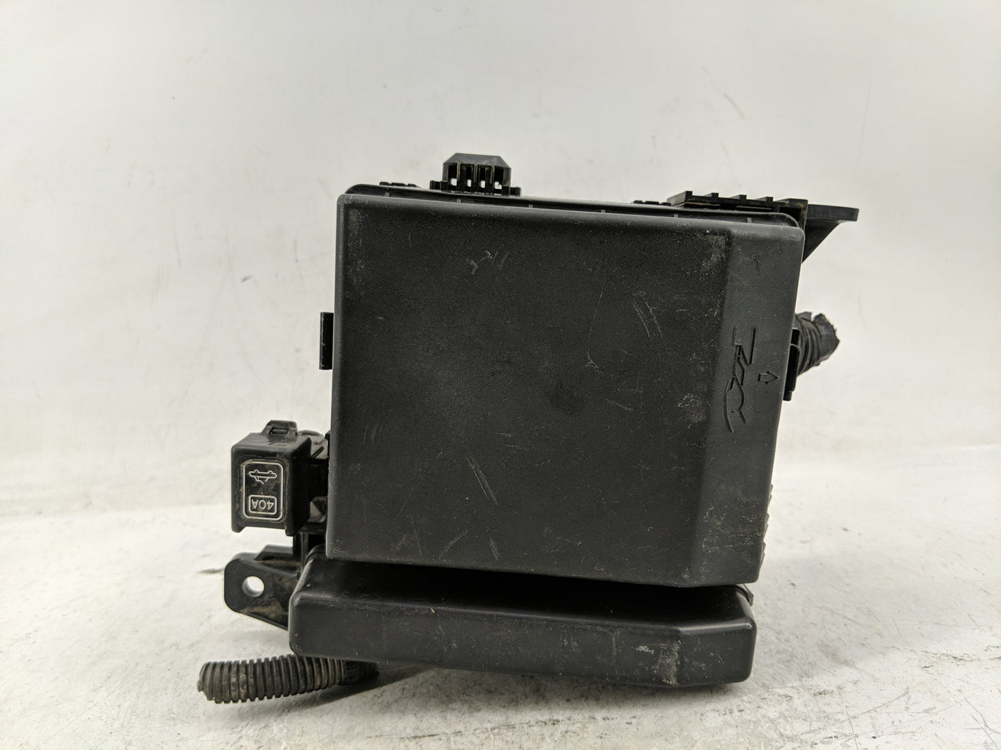 2004-2011 Mitsubishi Endeavor Fusebox Fuse Box Panel Relay Module Fits OEM Used Auto Parts - Oemusedautoparts1.com