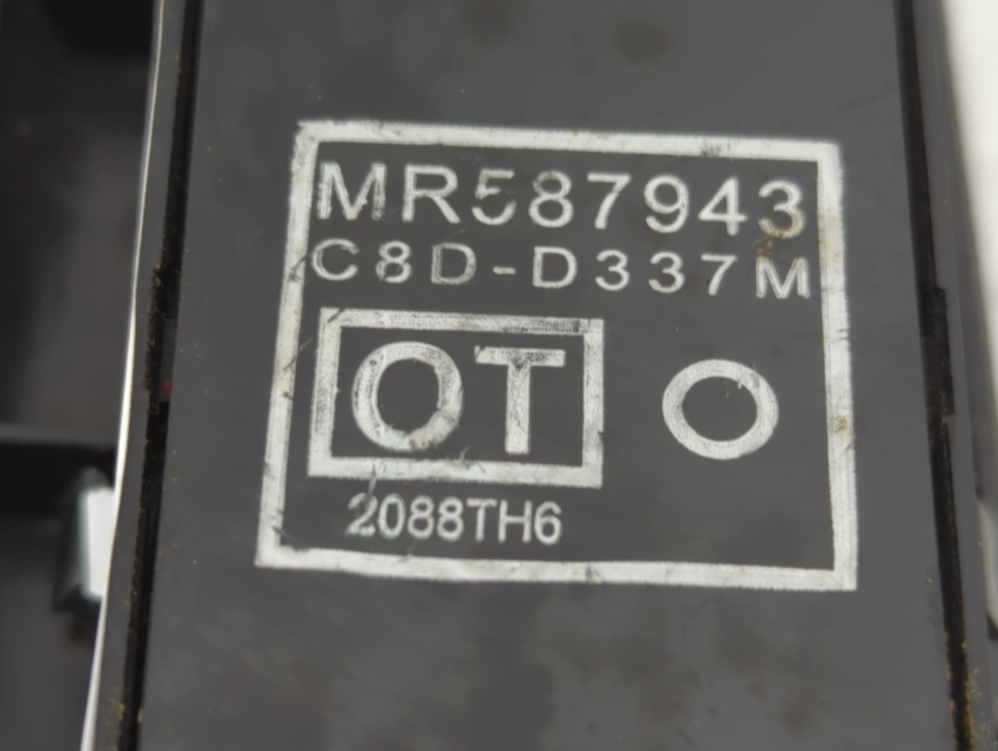 2007-2011 Mitsubishi Endeavor Master Power Window Switch Replacement Driver Side Left P/N:C8D-D337M MR587943 Fits OEM Used A
