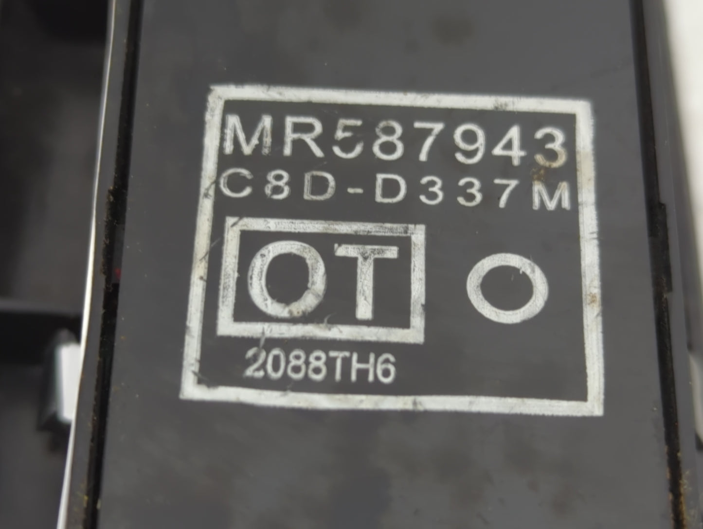 2007-2011 Mitsubishi Endeavor Master Power Window Switch Replacement Driver Side Left P/N:C8D-D337M MR587943 Fits OEM Used A