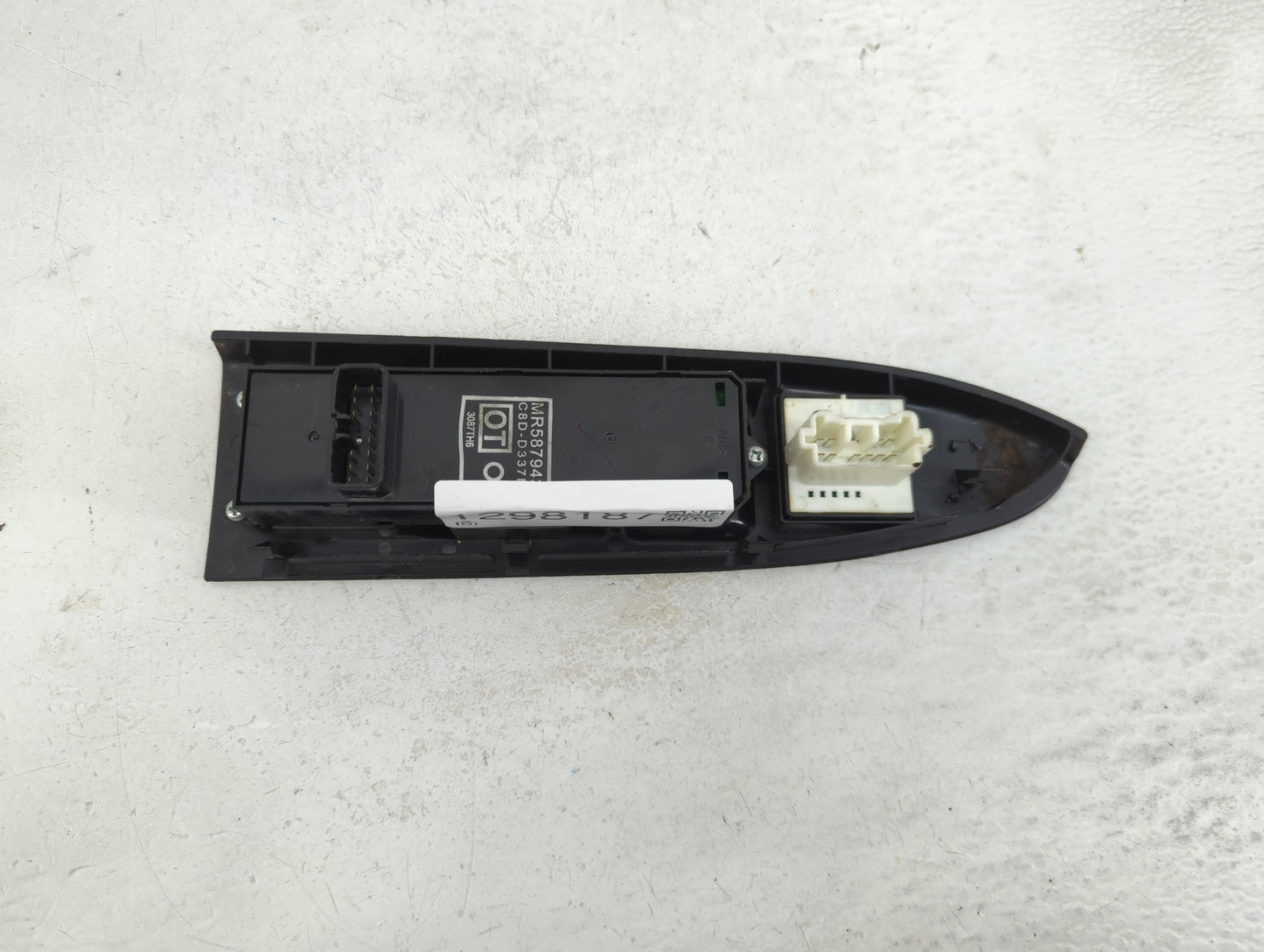 2007-2011 Mitsubishi Endeavor Master Power Window Switch Replacement Driver Side Left P/N:C8D-D337M MR587943 Fits OEM Used A