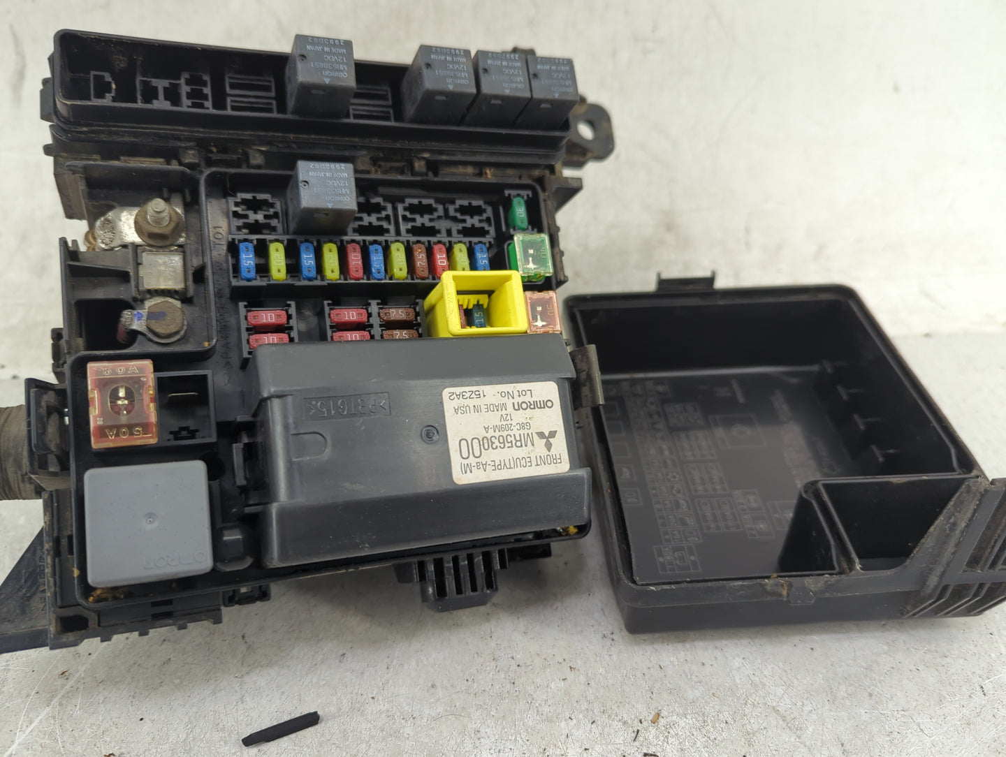 2004-2011 Mitsubishi Endeavor Fusebox Fuse Box Panel Relay Module P/N:MR965944 Fits OEM Used Auto Parts - Oemusedautoparts1.
