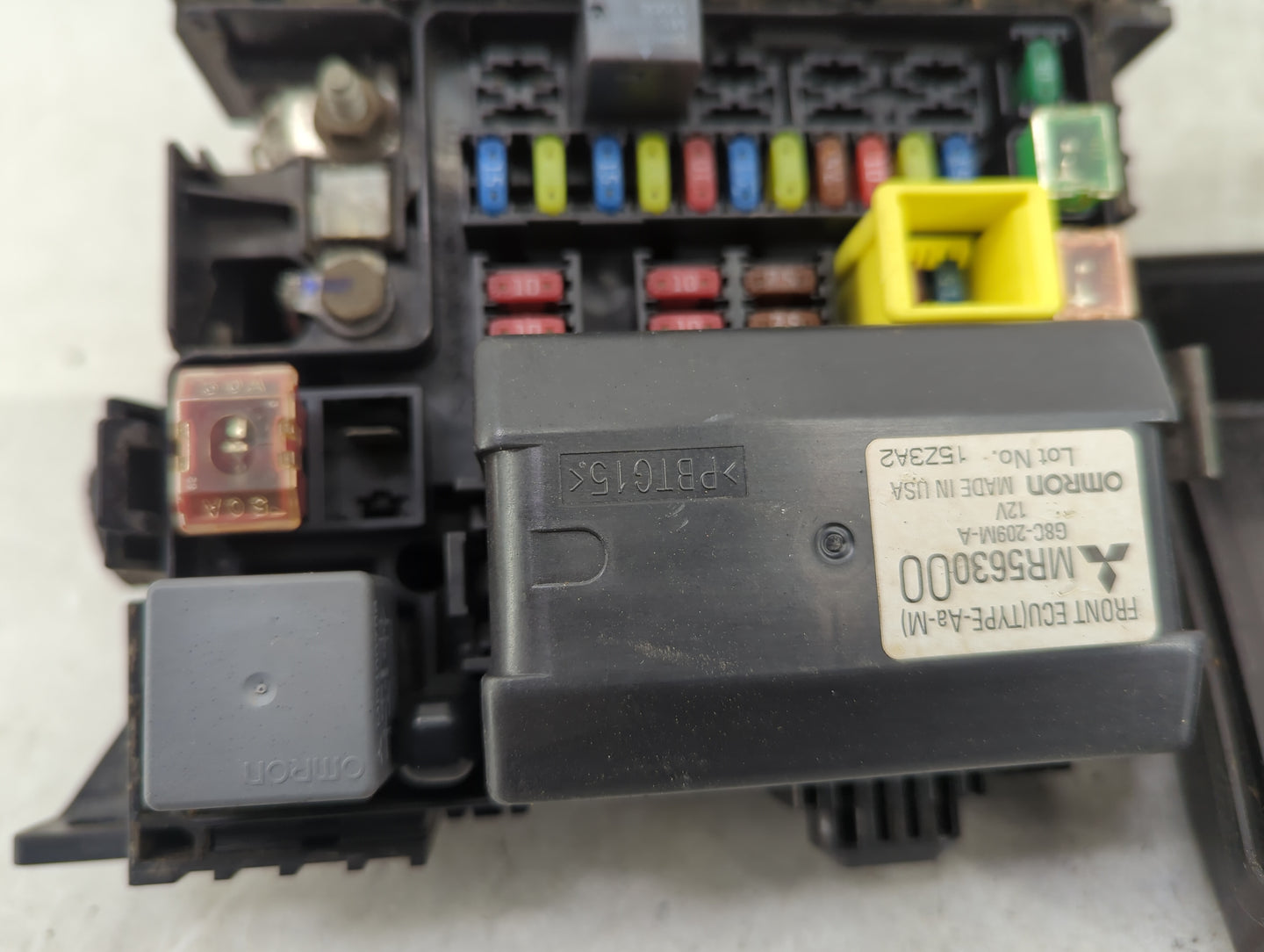 2004-2011 Mitsubishi Endeavor Fusebox Fuse Box Panel Relay Module P/N:MR965944 Fits OEM Used Auto Parts - Oemusedautoparts1.