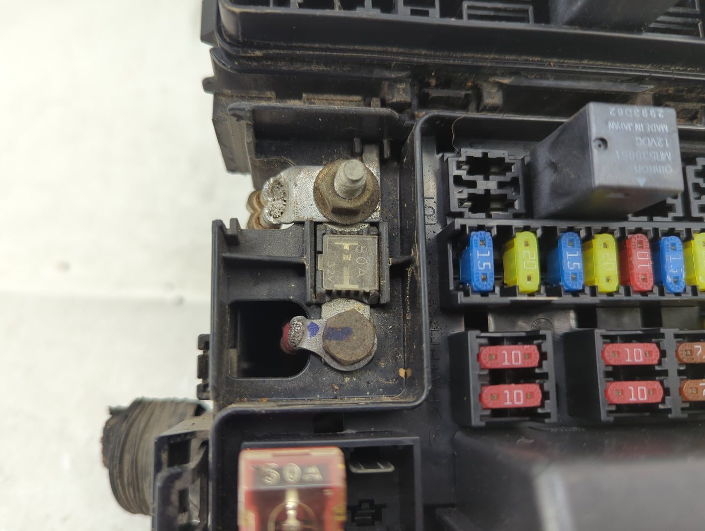2004-2011 Mitsubishi Endeavor Fusebox Fuse Box Panel Relay Module P/N:MR965944 Fits OEM Used Auto Parts - Oemusedautoparts1.