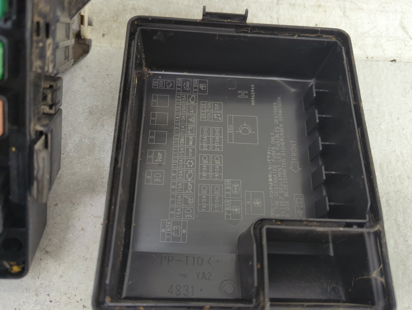 2004-2011 Mitsubishi Endeavor Fusebox Fuse Box Panel Relay Module P/N:MR965944 Fits OEM Used Auto Parts - Oemusedautoparts1.