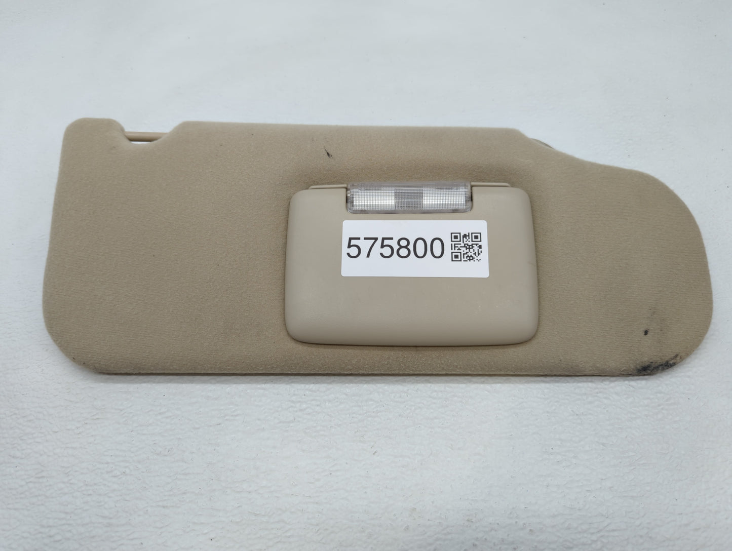 2011 Mitsubishi Endeavor Sun Visor Shade Replacement Passenger Right Mirror Fits OEM Used Auto Parts - Oemusedautoparts1.com