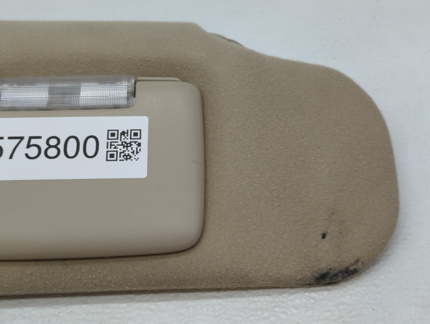 2011 Mitsubishi Endeavor Sun Visor Shade Replacement Passenger Right Mirror Fits OEM Used Auto Parts - Oemusedautoparts1.com
