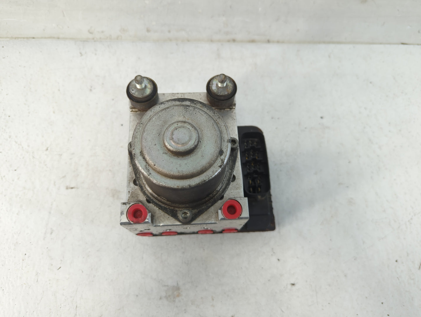 2010-2011 Mitsubishi Endeavor ABS Pump Control Module Replacement P/N:4670A494 Fits Fits 2010 2011 OEM Used Auto Parts - Oem