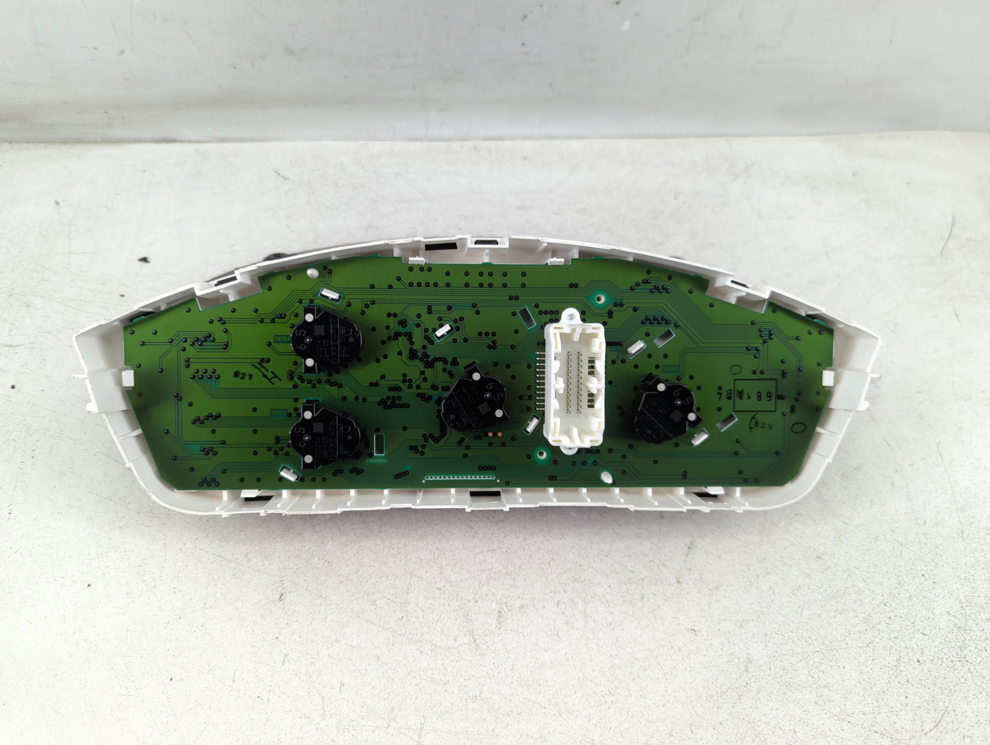 2011 Mitsubishi Endeavor Instrument Cluster Speedometer Gauges P/N:69278-100A 8100A982 Fits OEM Used Auto Parts - Oemusedaut