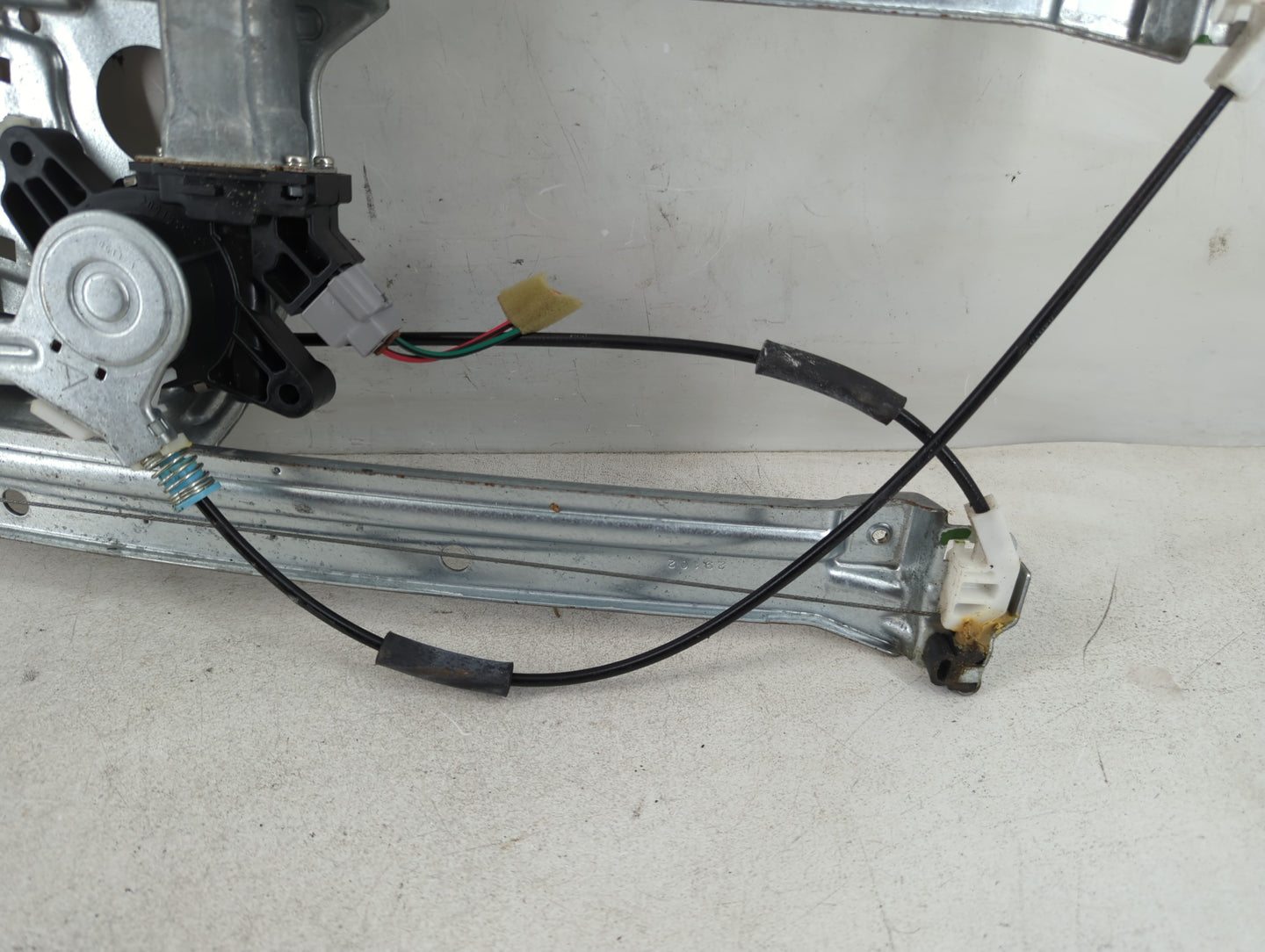 2011 Mitsubishi Endeavor Window Regulator Passenger Front - Oemusedautoparts1.com