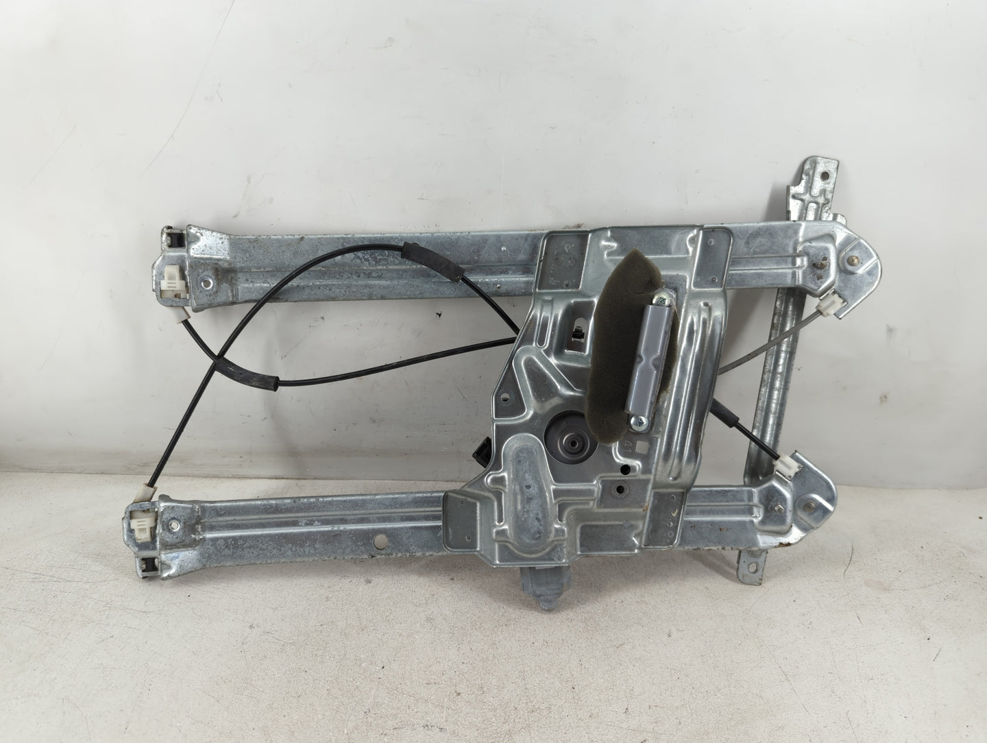 2011 Mitsubishi Endeavor Driver Left Front Window Regulator - Oemusedautoparts1.com