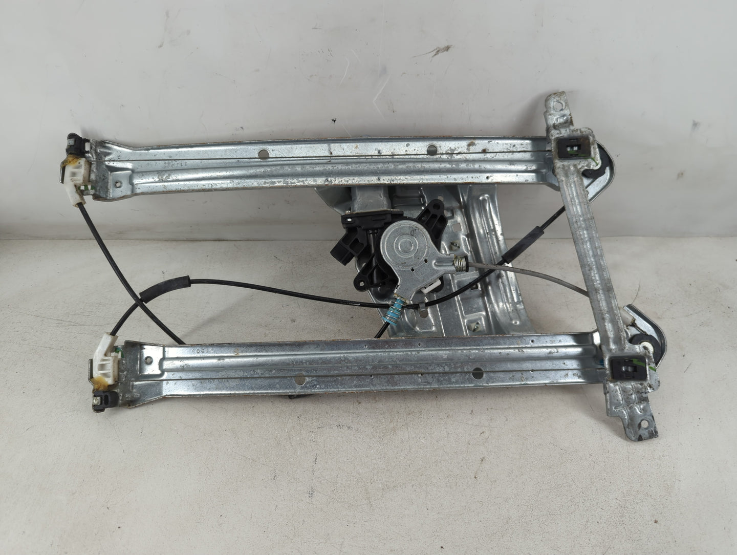 2011 Mitsubishi Endeavor Driver Left Front Window Regulator - Oemusedautoparts1.com