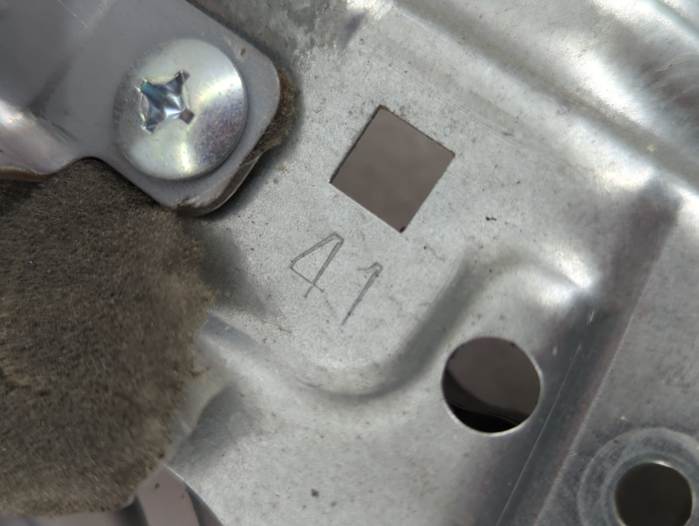 2011 Mitsubishi Endeavor Driver Left Front Window Regulator - Oemusedautoparts1.com