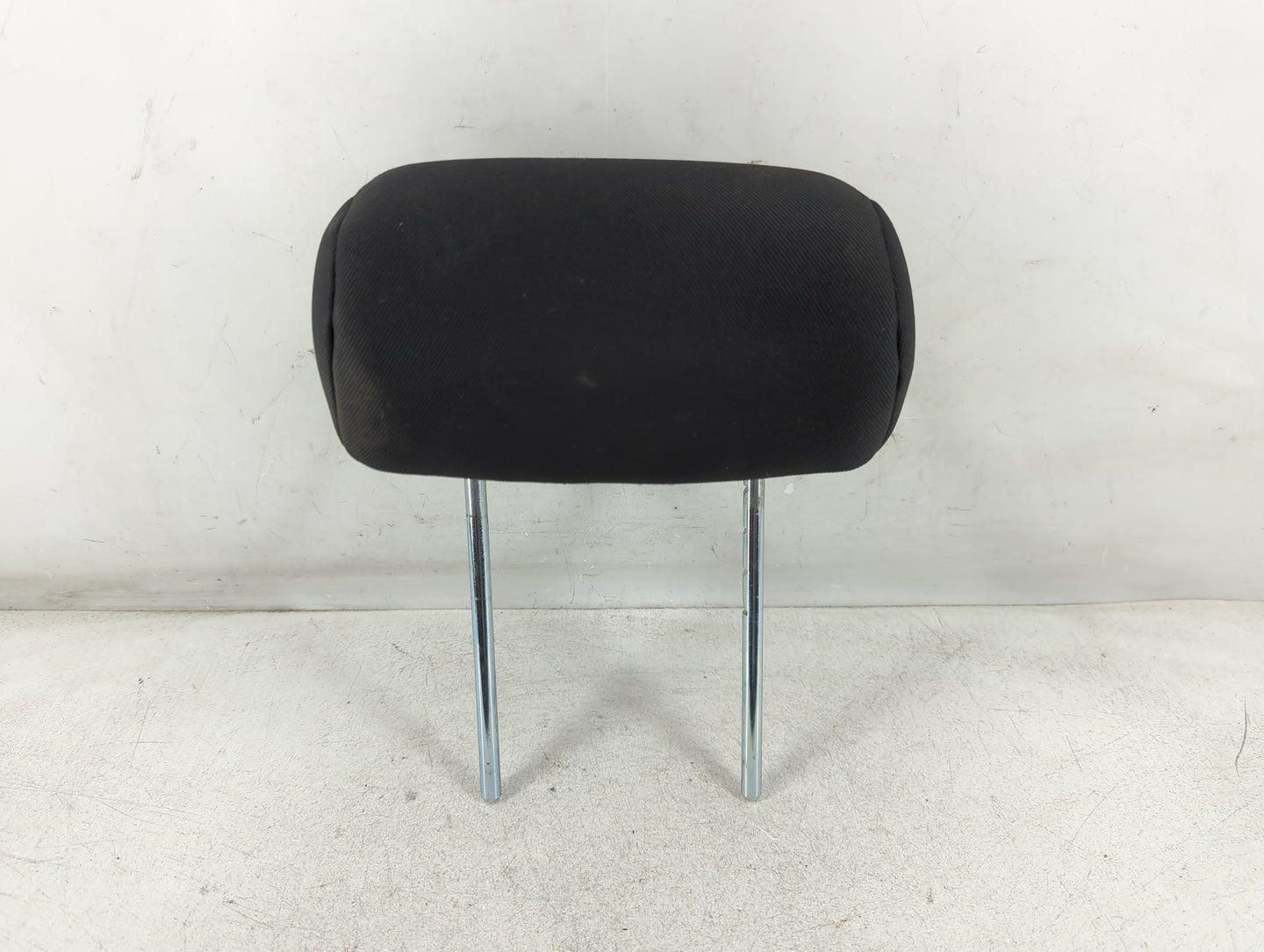 2011 Mitsubishi Endeavor Headrest Head Rest Rear Center Seat Fits OEM Used Auto Parts - Oemusedautoparts1.com