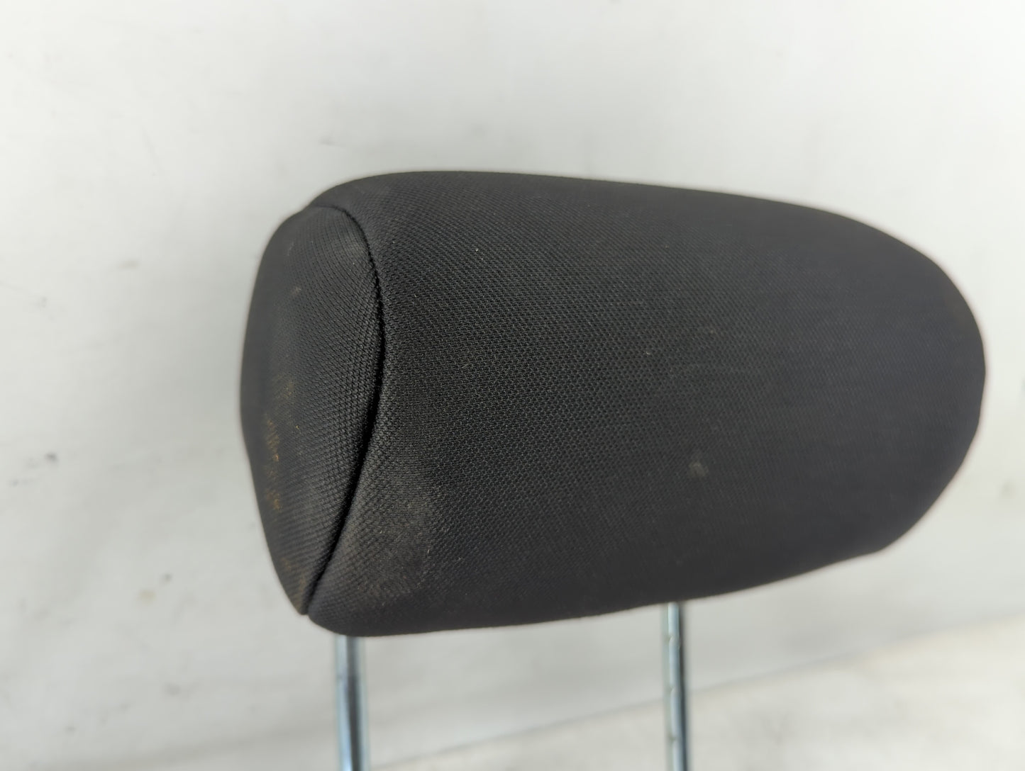 2011 Mitsubishi Endeavor Headrest Head Rest Rear Center Seat Fits OEM Used Auto Parts - Oemusedautoparts1.com