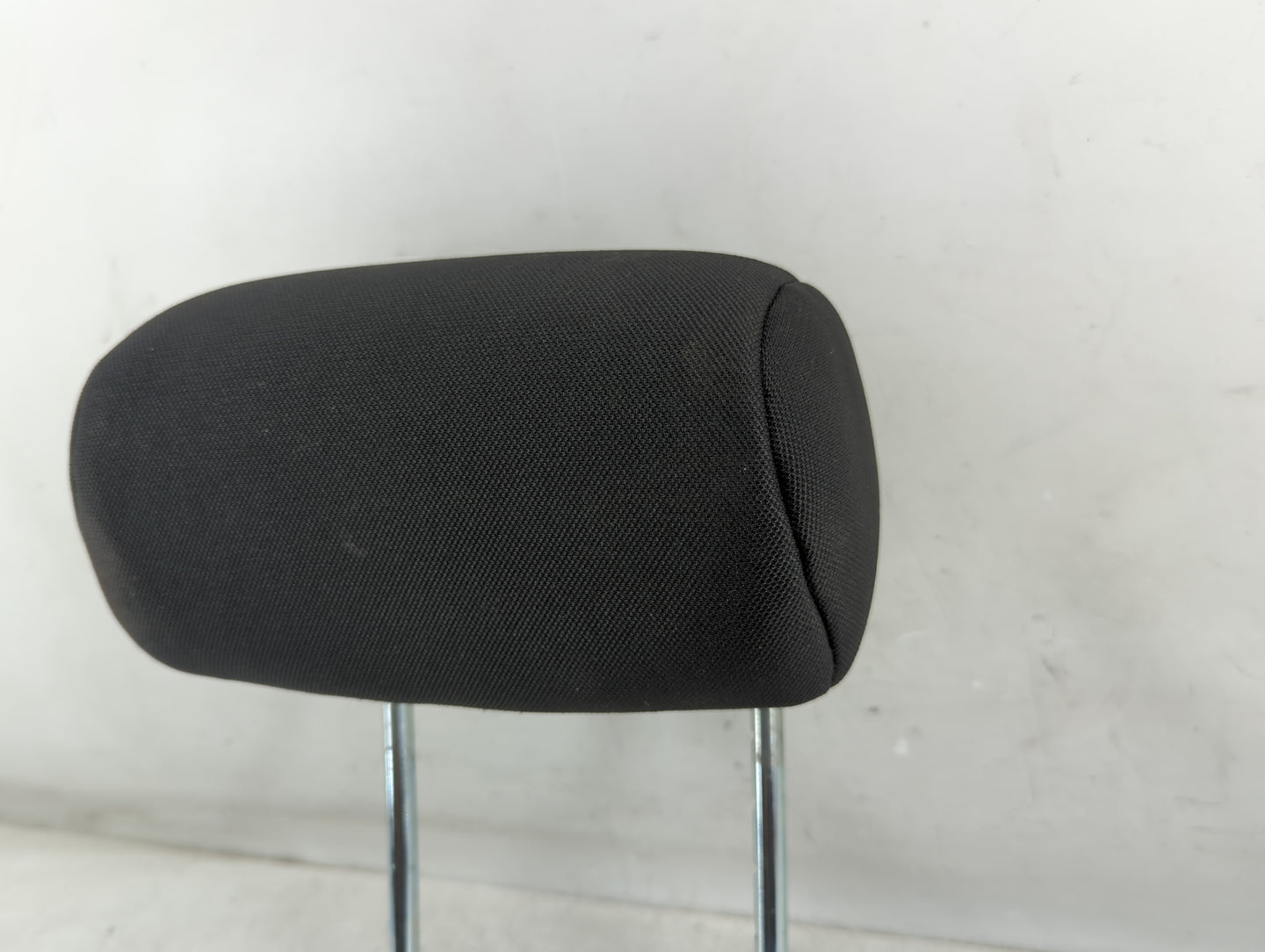 2011 Mitsubishi Endeavor Headrest Head Rest Rear Center Seat Fits OEM Used Auto Parts - Oemusedautoparts1.com