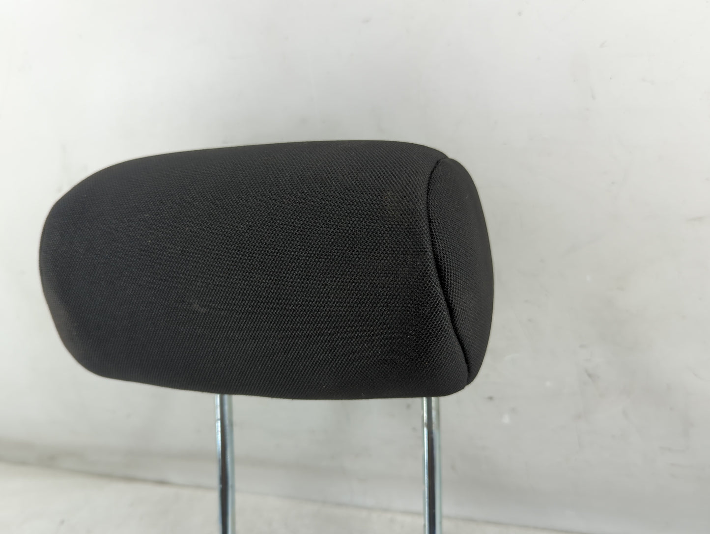 2011 Mitsubishi Endeavor Headrest Head Rest Rear Center Seat Fits OEM Used Auto Parts - Oemusedautoparts1.com