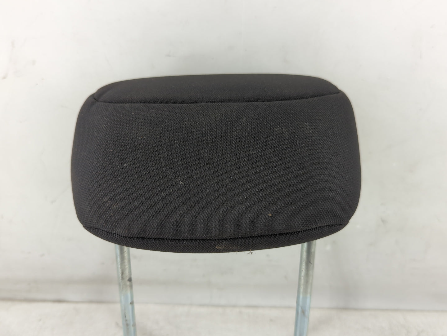 2011 Mitsubishi Endeavor Headrest Head Rest Rear Center Seat Fits OEM Used Auto Parts - Oemusedautoparts1.com