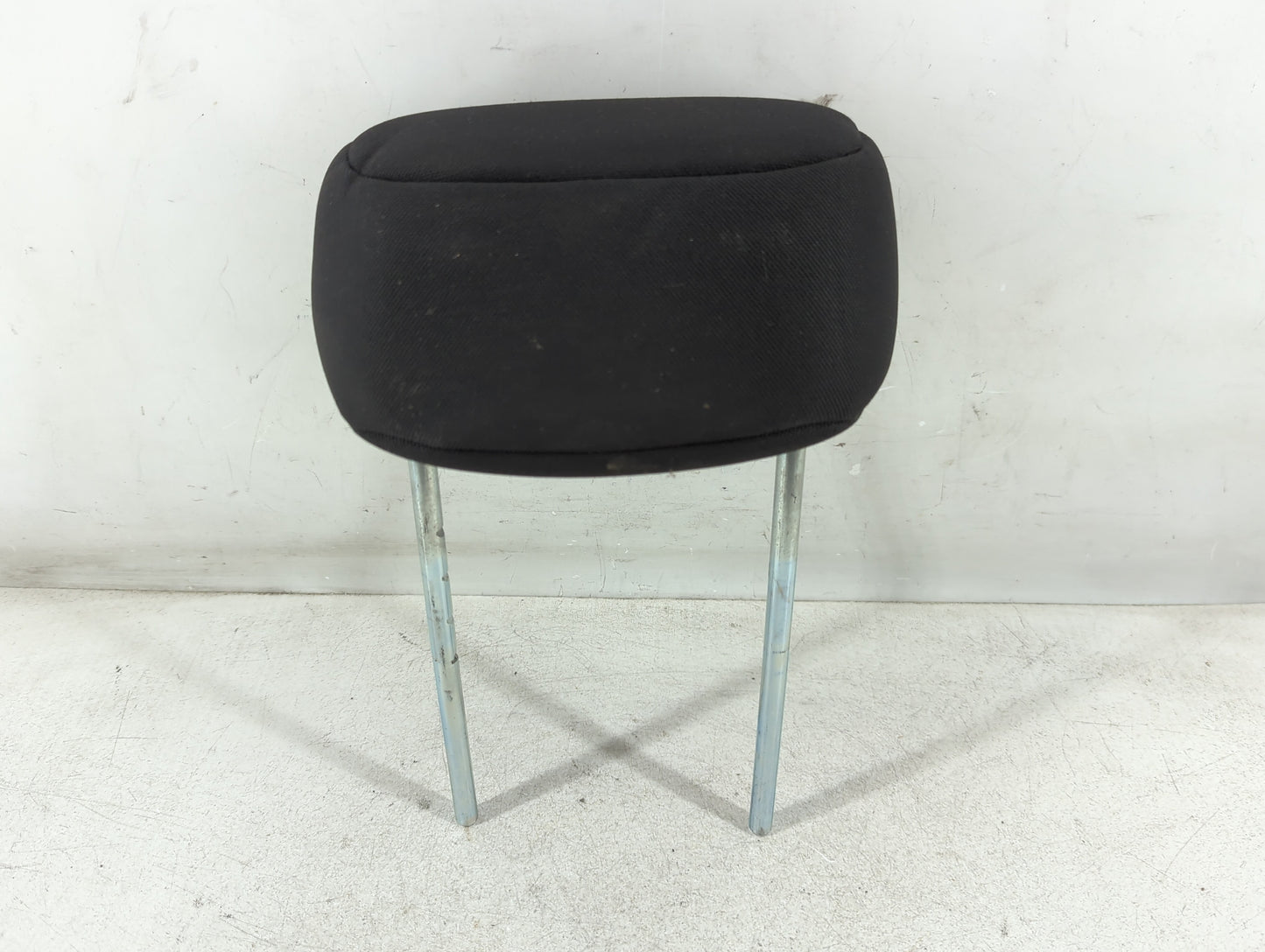 2011 Mitsubishi Endeavor Headrest Head Rest Rear Center Seat Fits OEM Used Auto Parts - Oemusedautoparts1.com