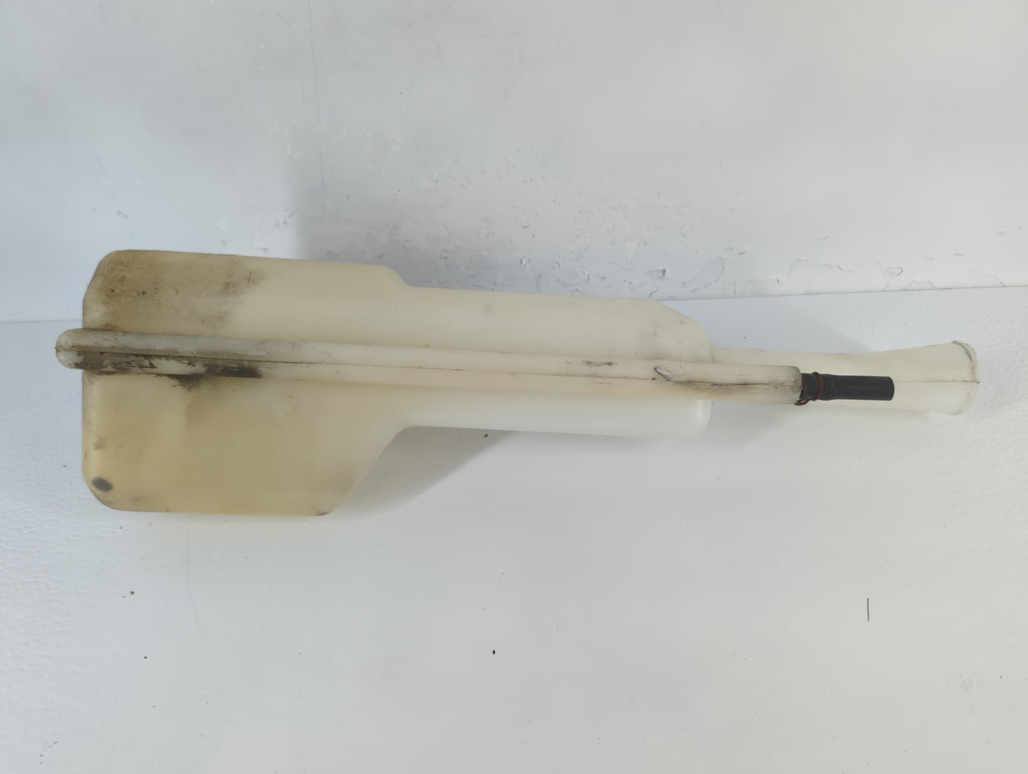 2004 Mitsubishi Endeavor Radiator Coolant Overflow Expansion Tank Bottle - Oemusedautoparts1.com