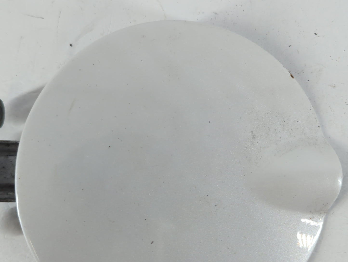 2011 Mitsubishi Endeavor Fuel Tank Door Lid Gas Tank - Oemusedautoparts1.com