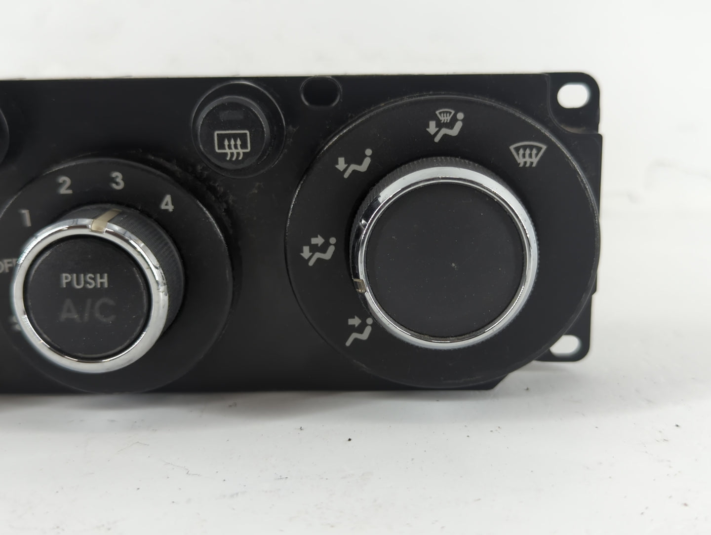 2011 Mitsubishi Endeavor Climate Control Module Temperature AC/Heater Replacement Fits OEM Used Auto Parts - Oemusedautopart