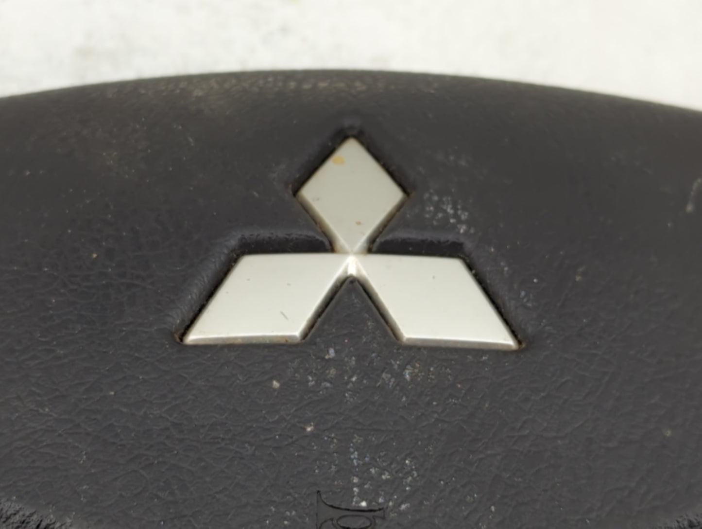 2011 Mitsubishi Galant Air Bag Driver Left Steering Wheel Mounted P/N:MR590289 Fits OEM Used Auto Parts - Oemusedautoparts1.
