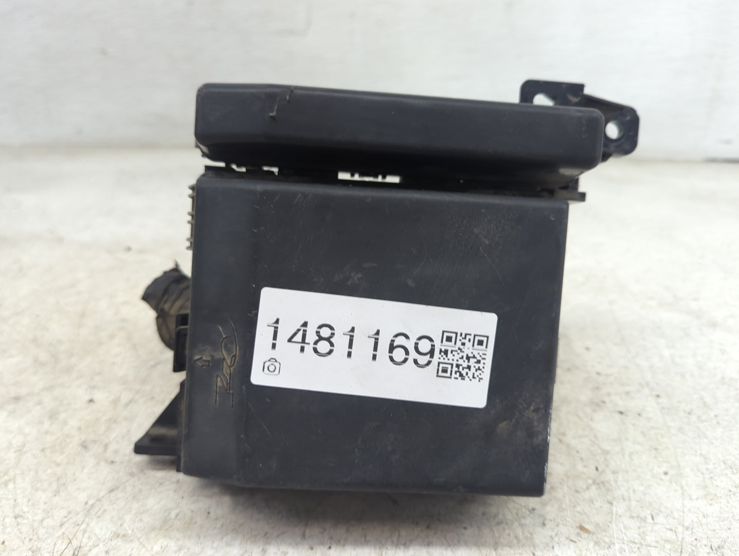 2010-2012 Mitsubishi Galant Fusebox Fuse Box Panel Relay Module P/N:8638A009 G8C-218M-2A Fits Fits 2010 2011 2012 OEM Used A