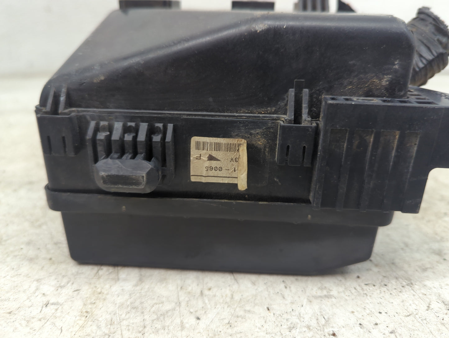2010-2012 Mitsubishi Galant Fusebox Fuse Box Panel Relay Module P/N:8638A009 G8C-218M-2A Fits Fits 2010 2011 2012 OEM Used A