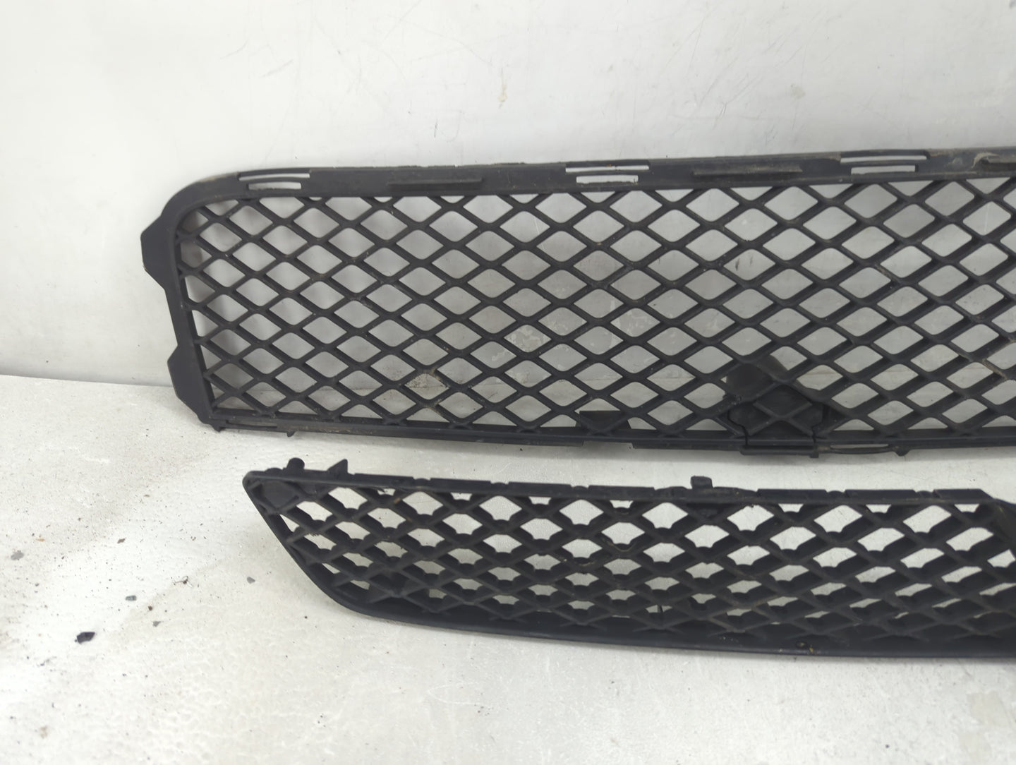 2009-2015 Mitsubishi Lancer Front Grille Bumper Not Included Black - Oemusedautoparts1.com