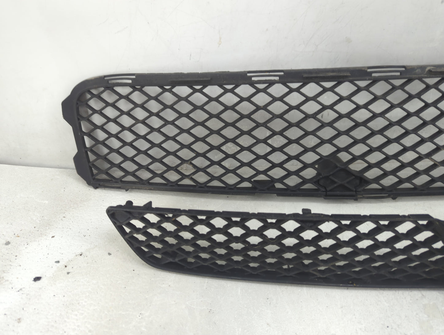 2009-2015 Mitsubishi Lancer Front Grille Bumper Not Included Black - Oemusedautoparts1.com