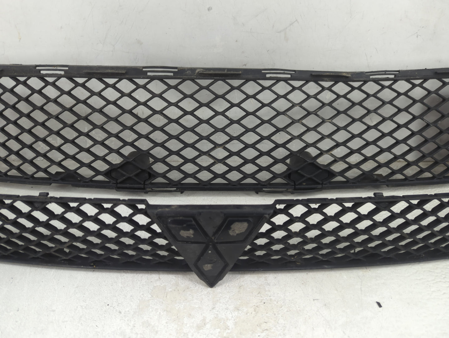 2009-2015 Mitsubishi Lancer Front Grille Bumper Not Included Black - Oemusedautoparts1.com