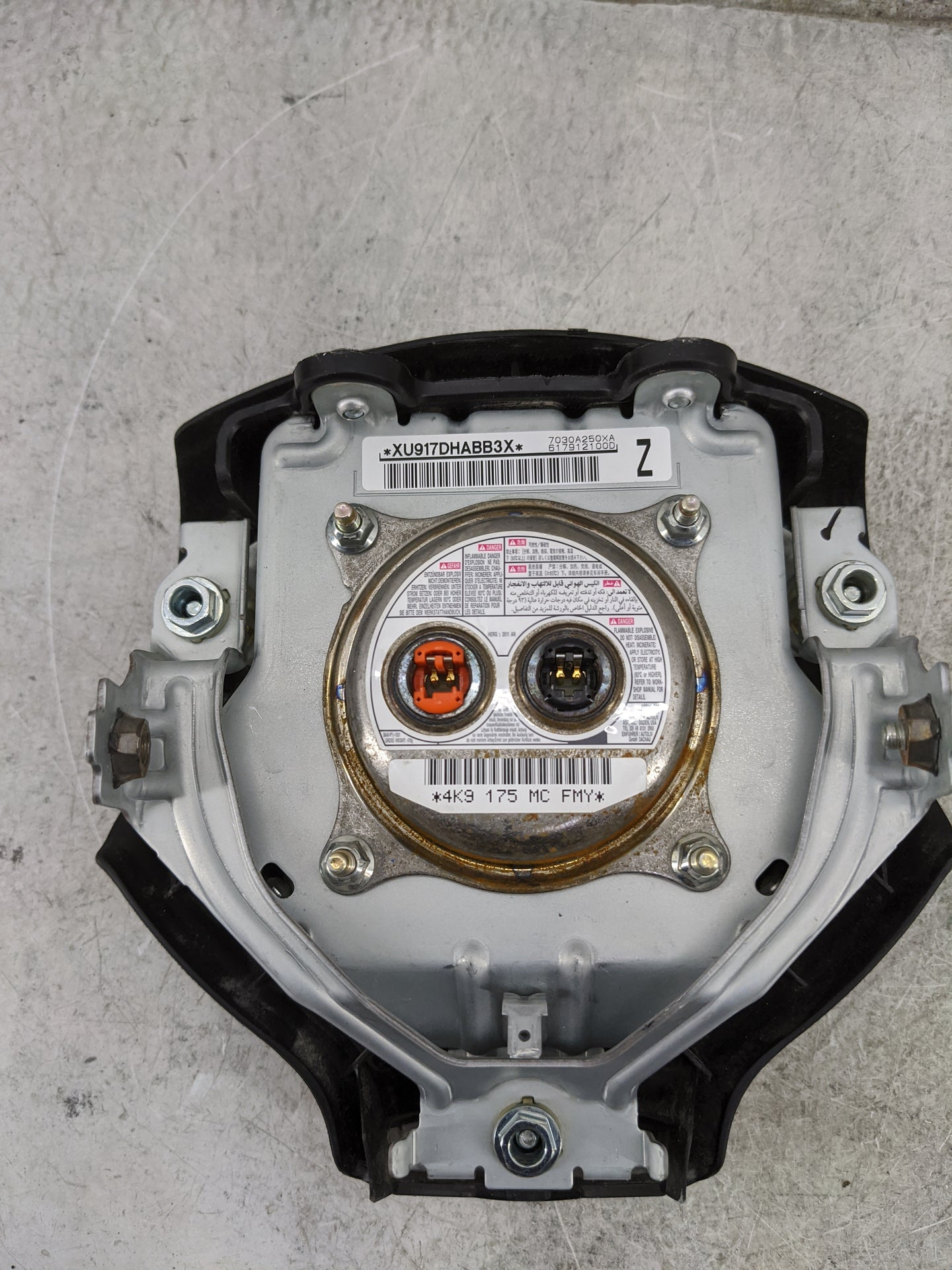 2007 Mitsubishi Outlander Air Bag Driver Left Steering Wheel Mounted 1477534 - Oemusedautoparts1.com