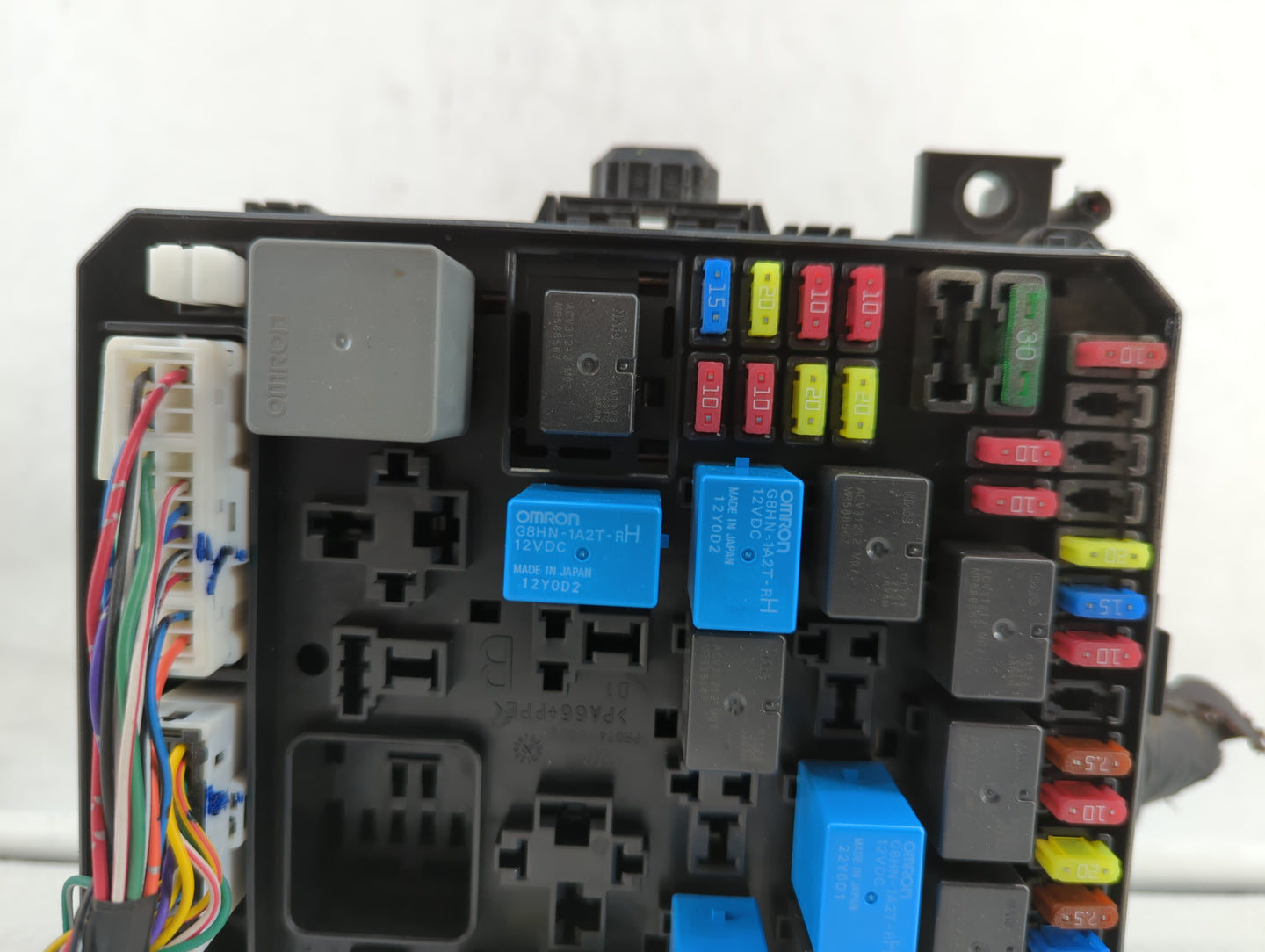 2010-2013 Mitsubishi Outlander Fusebox Fuse Box Panel Relay Module P/N:PR061-02000 Fits Fits 2010 2011 2012 2013 OEM Used Au