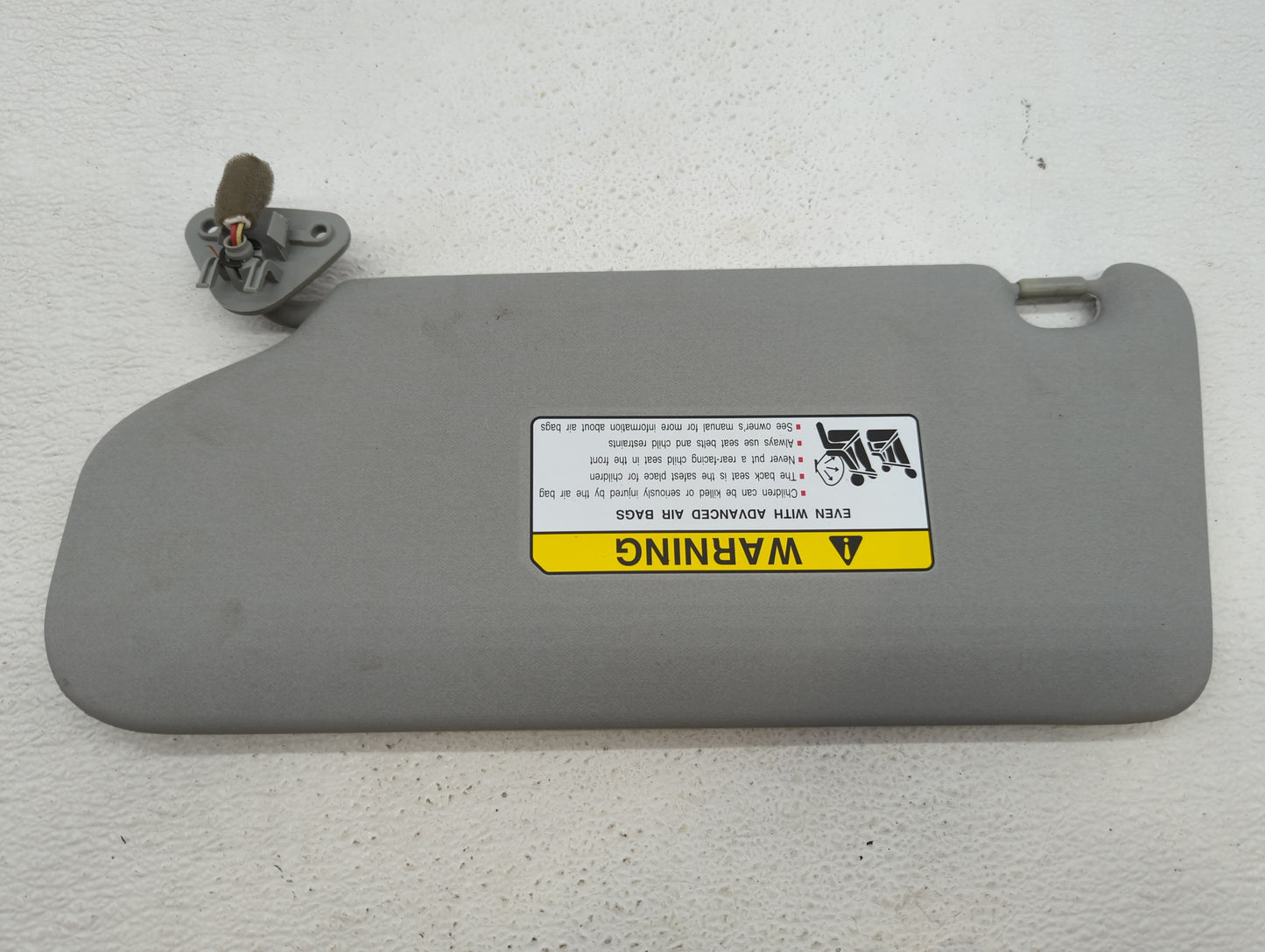 2010-2012 Mitsubishi Outlander Sun Visor Shade Replacement Passenger Right Mirror Fits Fits 2010 2011 2012 OEM Used Auto Par