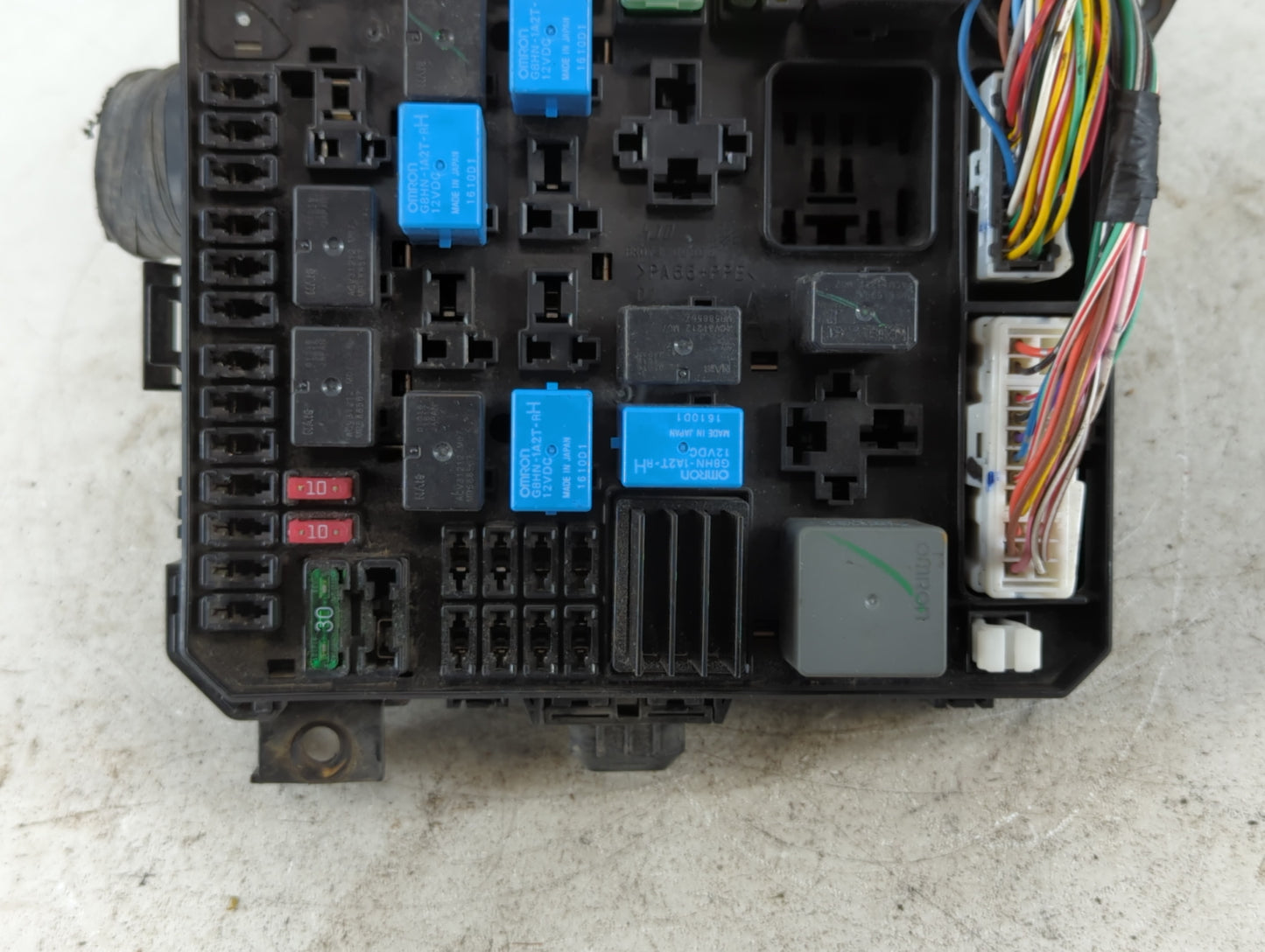 2011-2013 Mitsubishi Outlander Fusebox Fuse Box Panel Relay Module P/N:PP+TD10 PR061-62000 Fits Fits 2011 2012 2013 OEM Used