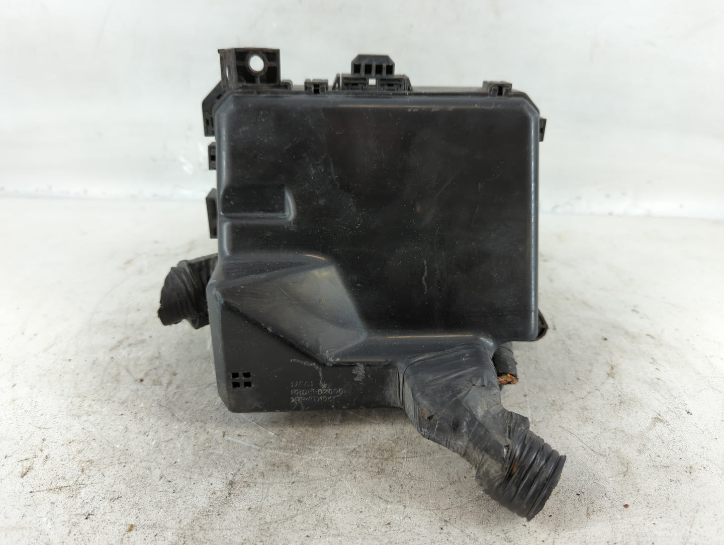 2011-2013 Mitsubishi Outlander Fusebox Fuse Box Panel Relay Module P/N:PP+TD10 PR061-62000 Fits Fits 2011 2012 2013 OEM Used