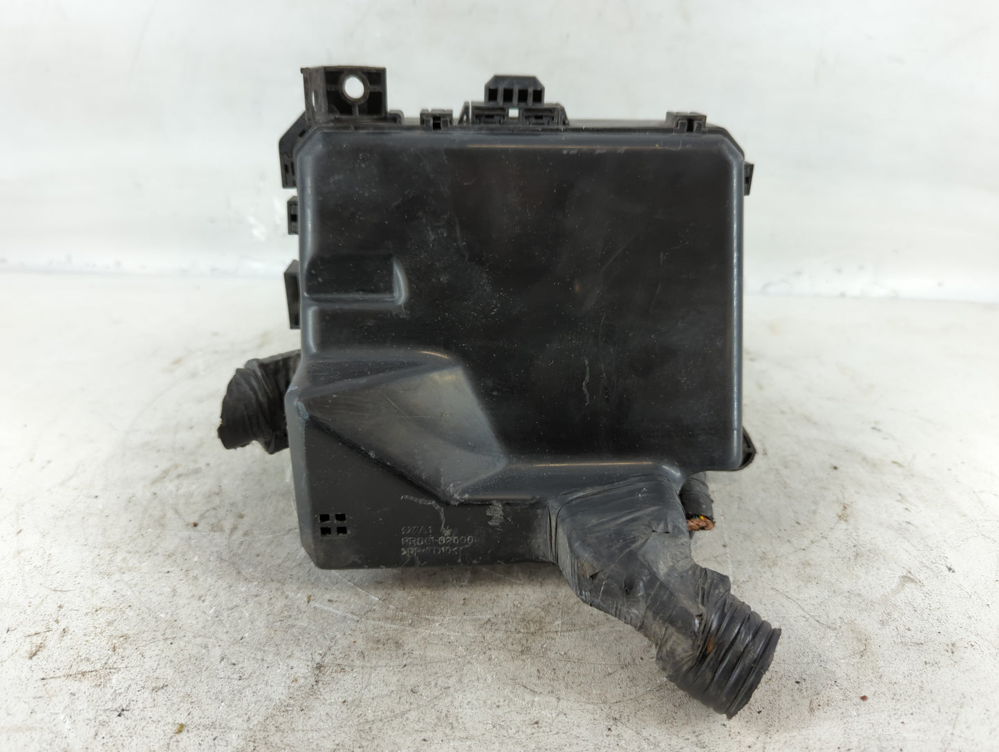2011-2013 Mitsubishi Outlander Fusebox Fuse Box Panel Relay Module P/N:PP+TD10 PR061-62000 Fits Fits 2011 2012 2013 OEM Used