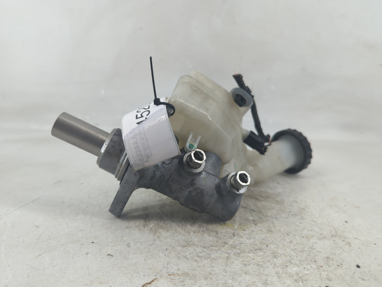 2011-2017 Mitsubishi Outlander Sport Brake Master Cylinder - Oemusedautoparts1.com