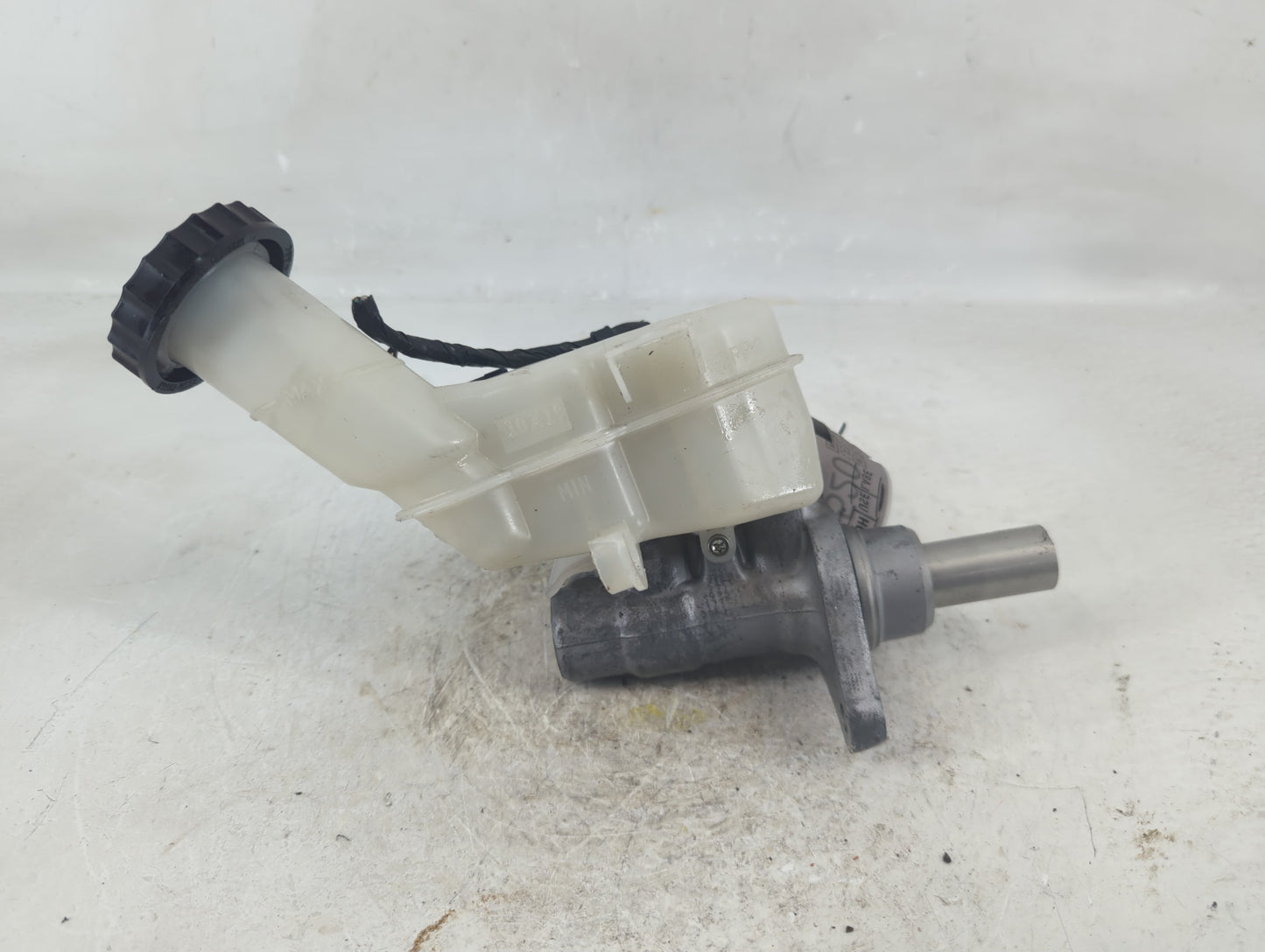 2011-2017 Mitsubishi Outlander Sport Brake Master Cylinder - Oemusedautoparts1.com