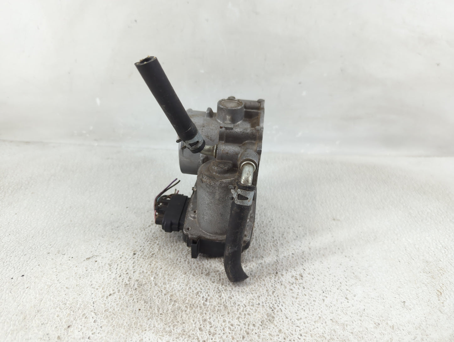 2011-2012 Mitsubishi Outlander Sport Throttle Body Fits Fits 2008 2009 2010 2011 2012 OEM Used Auto Parts - Oemusedautoparts