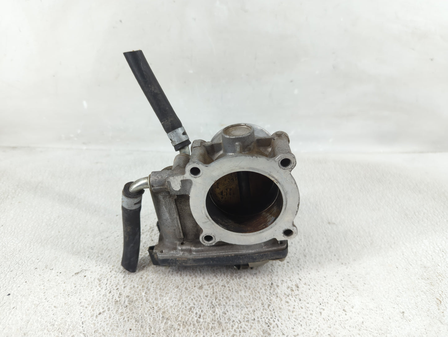 2011-2012 Mitsubishi Outlander Sport Throttle Body Fits Fits 2008 2009 2010 2011 2012 OEM Used Auto Parts - Oemusedautoparts