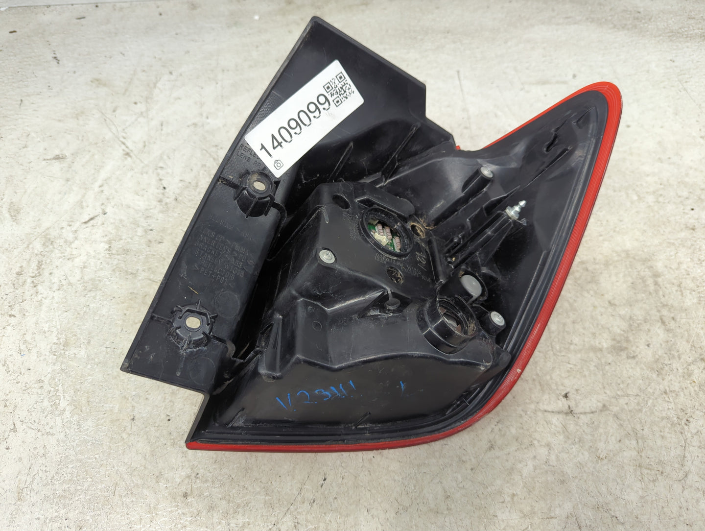 2011-2017 Mitsubishi Outlander Sport Tail Light Assembly Driver Left OEM P/N:AISTP2 P9374 Fits OEM Used Auto Parts - Oemused
