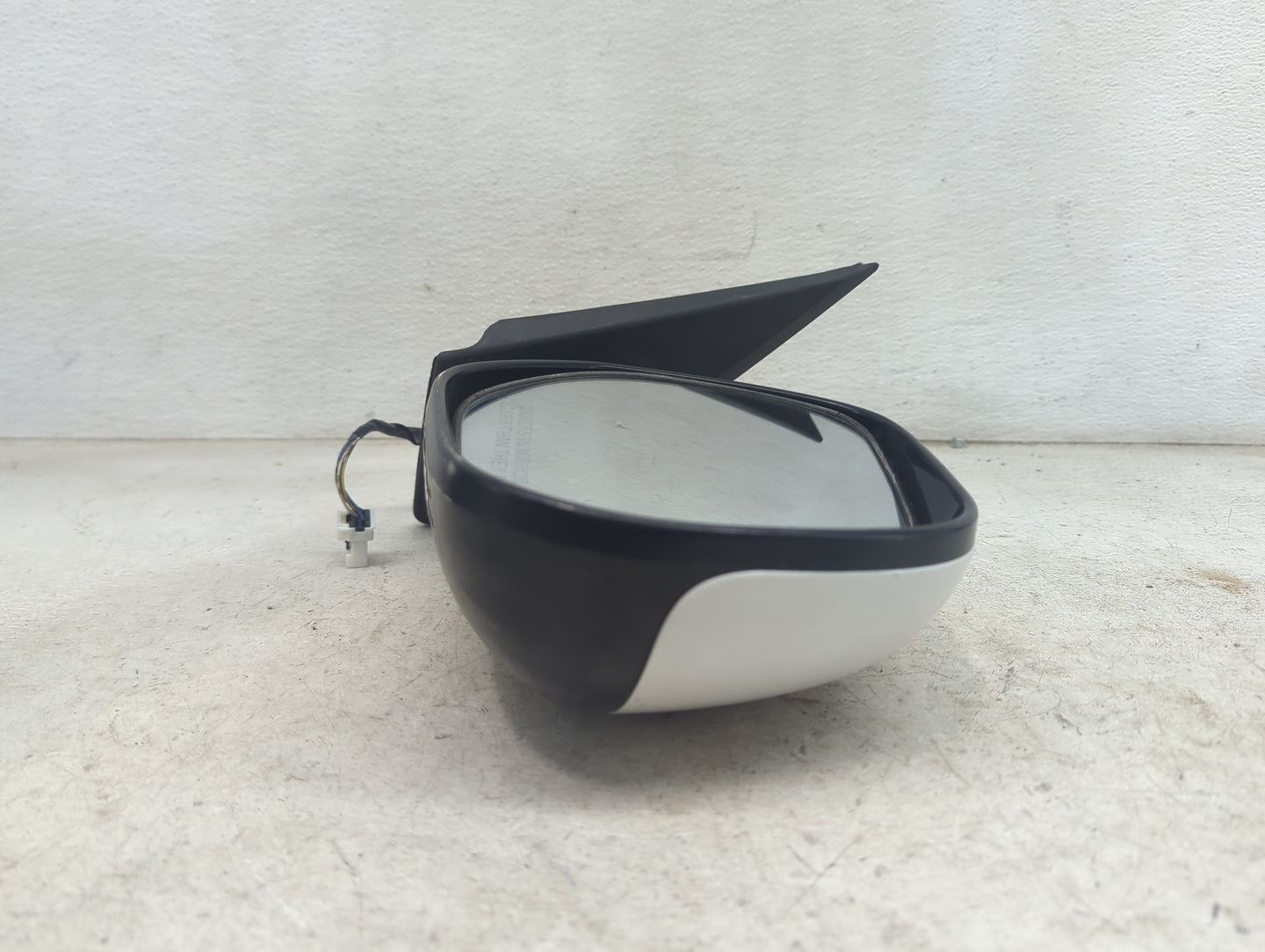 2011-2013 Mitsubishi Outlander Sport Passenger Side View Mirror - Right Door Mirror OEM Used - Oemusedautoparts1.com